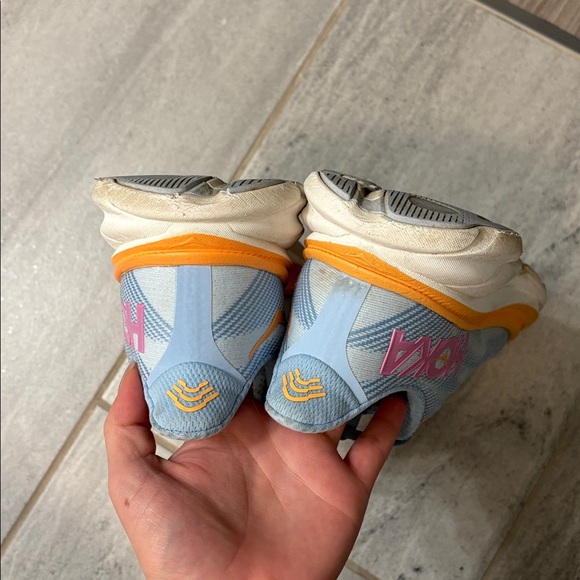 Blue Hoka Clifton 9 - Picture 5 of 6